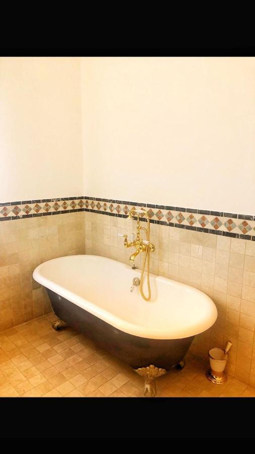 N&M Dimora Carrieri Luxury Bed & Breakfast Monopoli Bagian luar foto