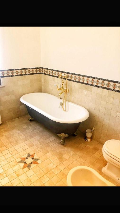 N&M Dimora Carrieri Luxury Bed & Breakfast Monopoli Bagian luar foto