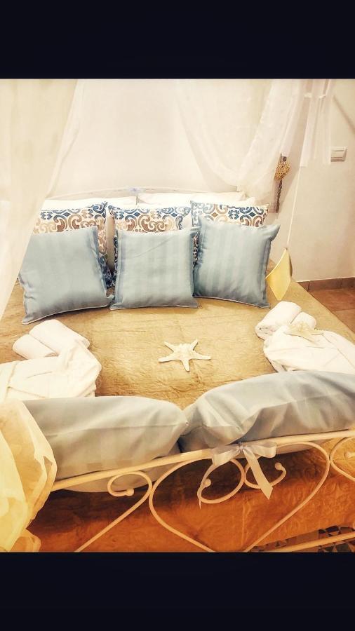 N&M Dimora Carrieri Luxury Bed & Breakfast Monopoli Bagian luar foto